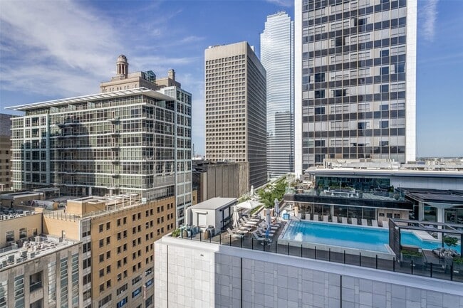 Building Photo - 1505 Elm St