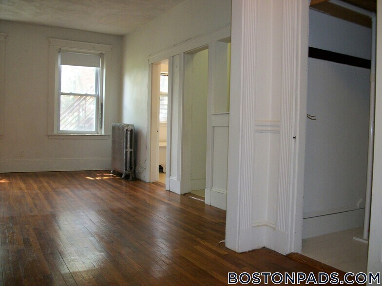 Building Photo - 1334 Commonwealth Avenue