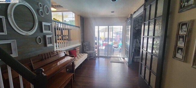 Building Photo - 1127 Mataro Ct