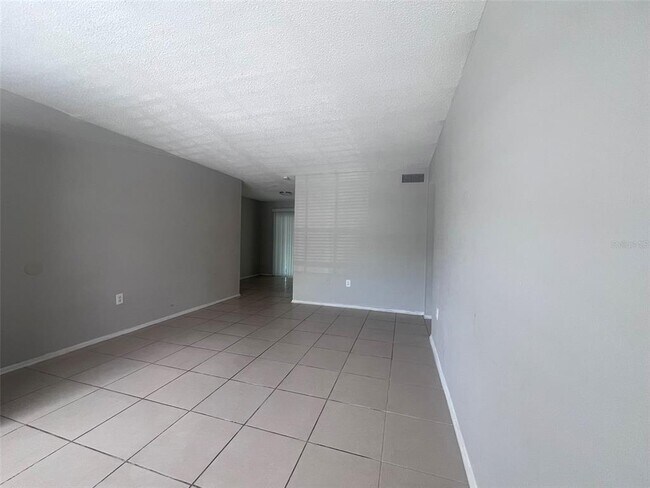 Building Photo - 5325 Curry Ford Rd