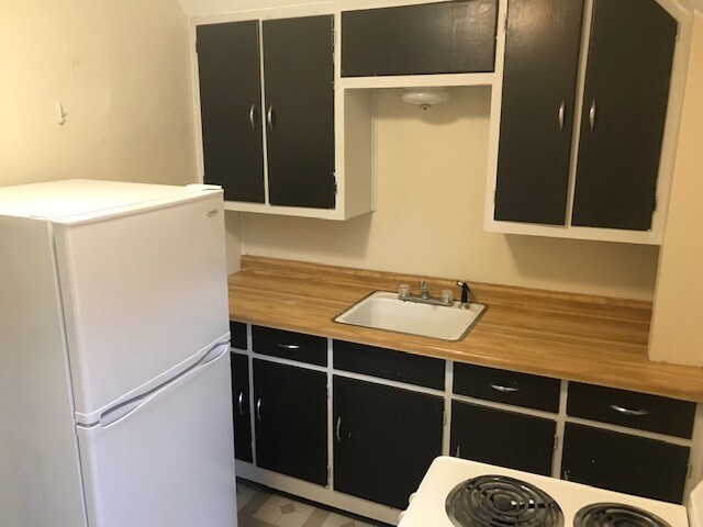 Kitchen - 123 S 5th St