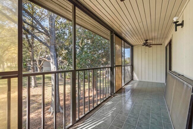 Building Photo - 16 Alcira Ct