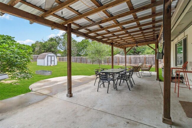 Building Photo - 11204 Applewood Dr