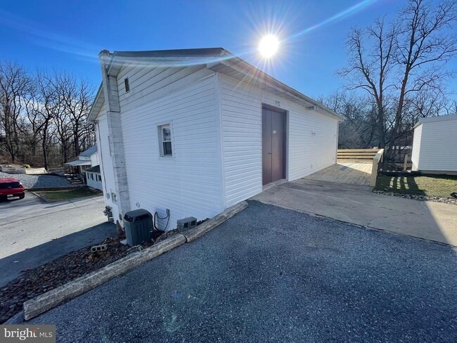 Building Photo - 210 N Centre Ave