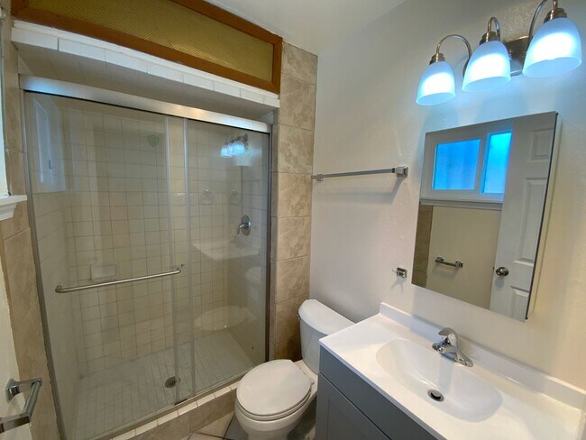 Building Photo - 4 Bedroom Single Story Home Available Near Tramway Blvd NE & Lomas Blvd NE!