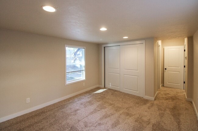 Building Photo - 860 Boxwood Ln SE