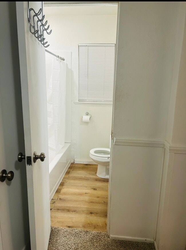 Building Photo - 628 Booth Way