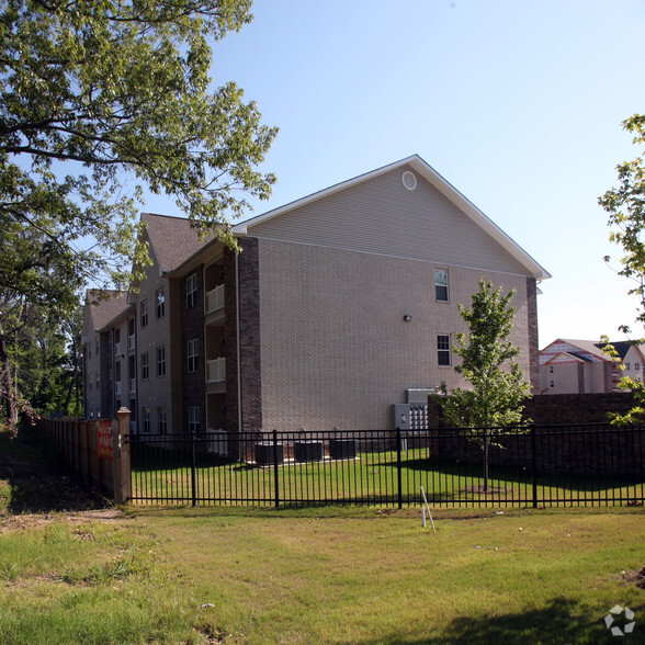 Building Photo - The Orchards at Mabelvale