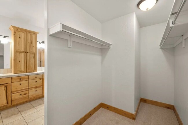 Building Photo - 3 Bed 2 Bath Condo!