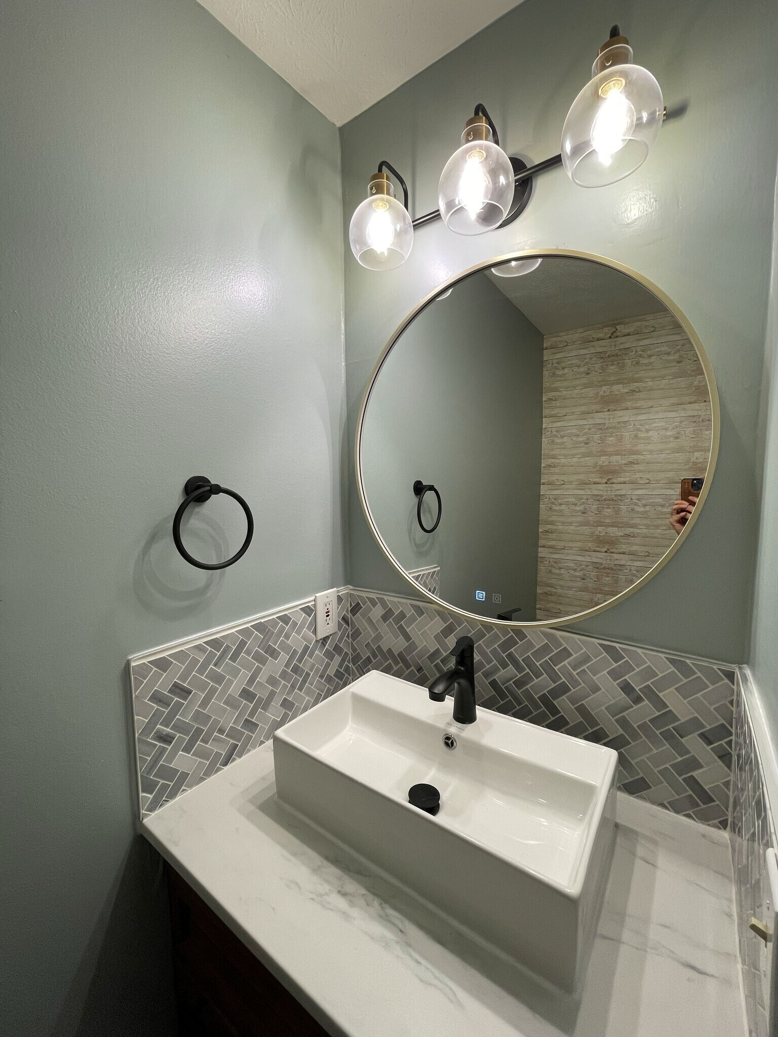 1st Floor Bathroom - 97 Lancelot Ln