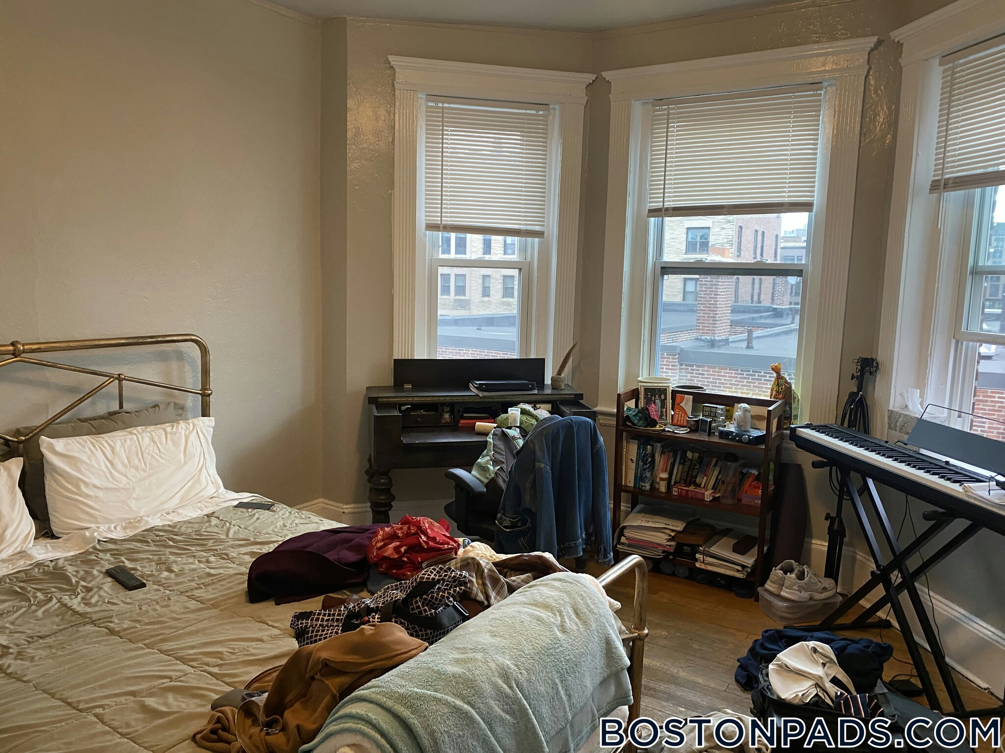 Building Photo - 463 Park Dr