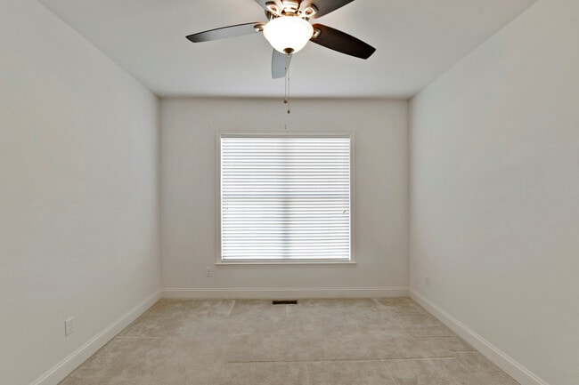 Building Photo - 609 Olde Field Dr