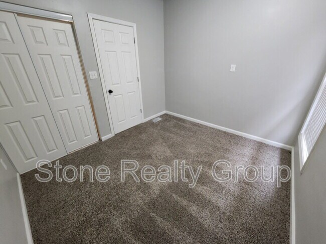 Building Photo - 1131 Maple Ave