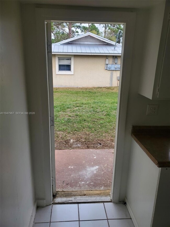 Building Photo - 6604 Miramar Ave