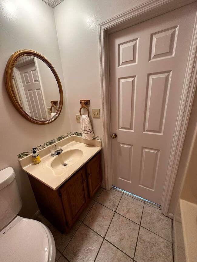 Building Photo - 2033 N Economy Rd