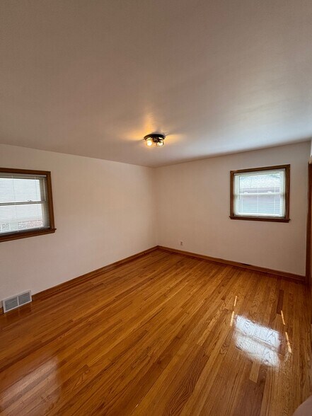 Building Photo - 361 N 62nd St