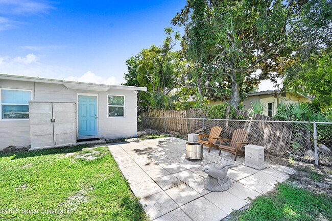 Building Photo - 702 Lund Cir