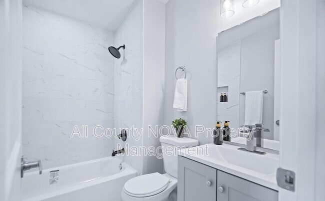 Building Photo - 5606 Elberton Pl