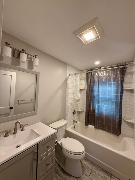 Building Photo - 224 Faneuil St