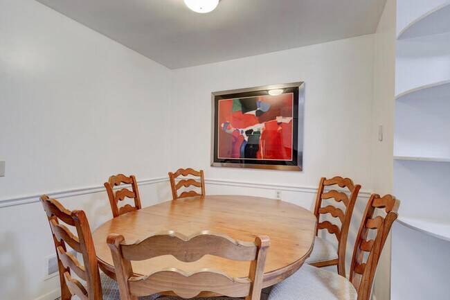 Building Photo - 5280 Thornleigh Drive