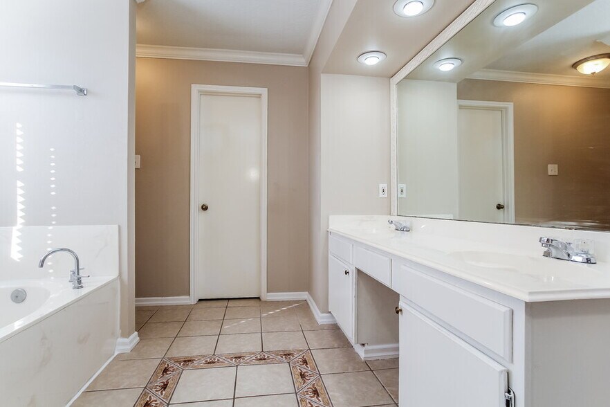 Building Photo - 19919 Big Timber Dr