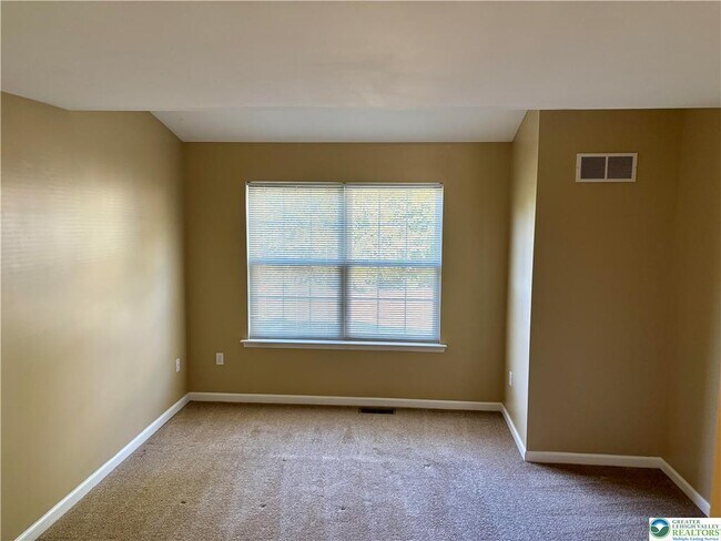 Building Photo - 5551 Stonecroft Ln