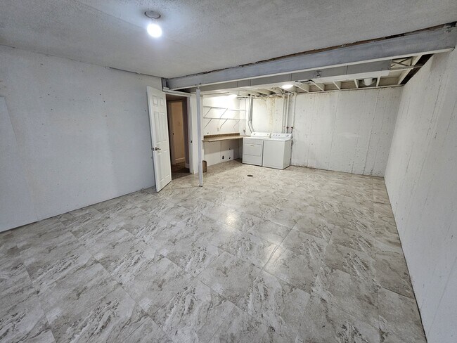 Building Photo - 3654 W 90th Pl