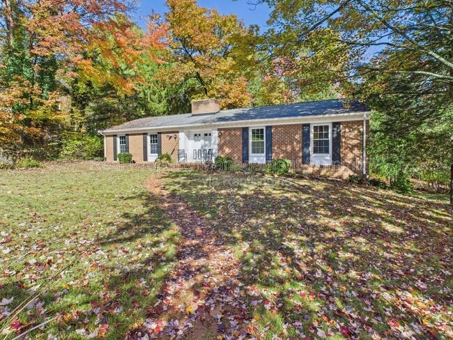 Building Photo - 1233 Pinehurst Rd