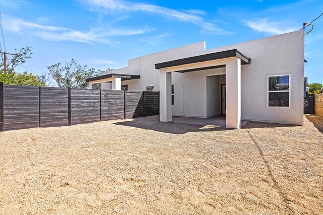 Building Photo - 8937 Mount Rushmore Ln