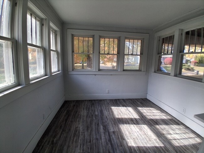 Building Photo - 1901 Smith Ave