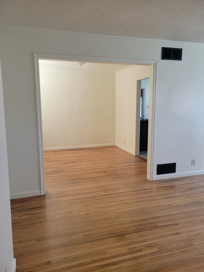 Building Photo - 3506 S Jamestown Ave