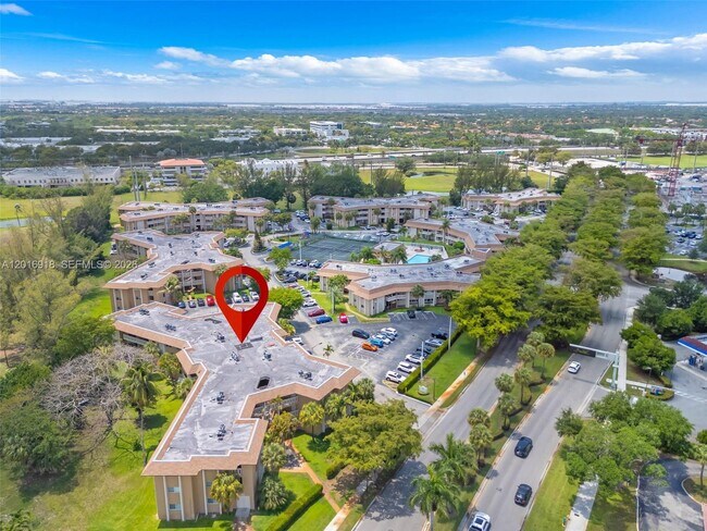 Building Photo - 7400 Miami Lakes Dr