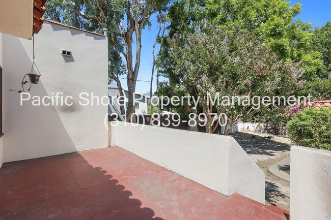 Building Photo - Gorgeous Steinkamp Spanish 3-Bedroom Home ...