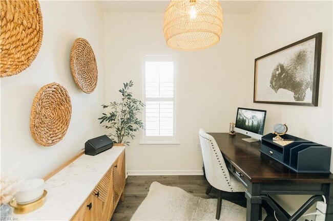 Building Photo - 2000 Picardy Ct