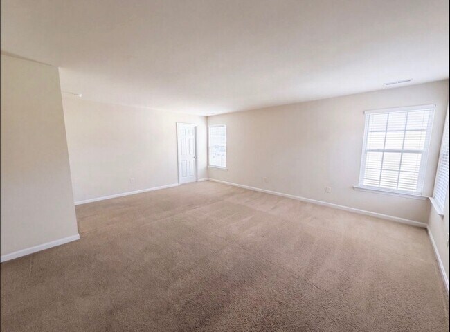 Building Photo - 13319 Castlewellan Dr