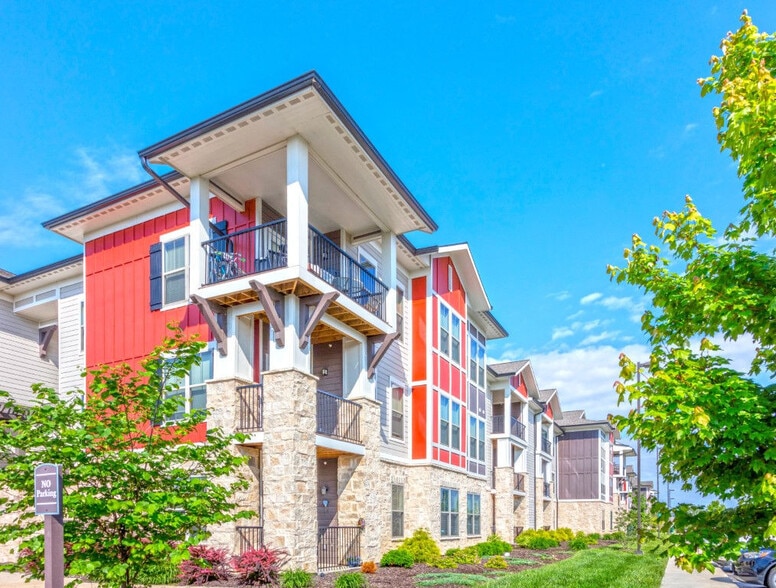 Building Photo - Brighton Creek