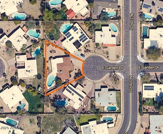 Building Photo - 3625 E Garden Dr