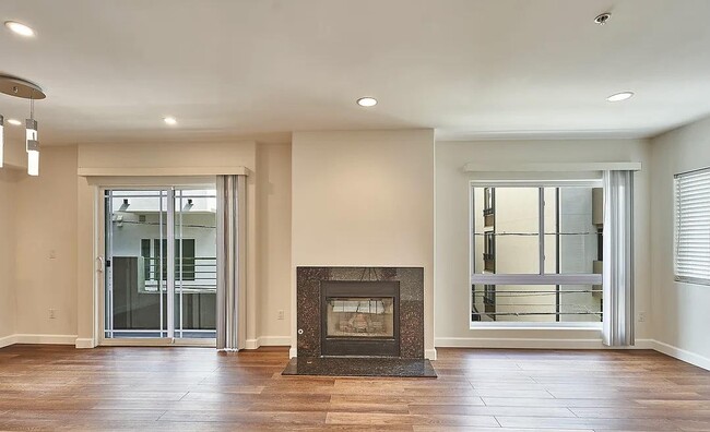 Building Photo - 1036 S Serrano Ave