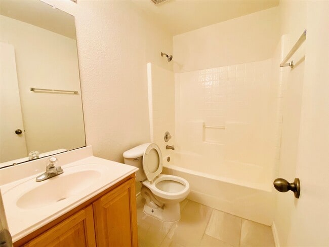 Building Photo - 5747 Wandering Creek Dr