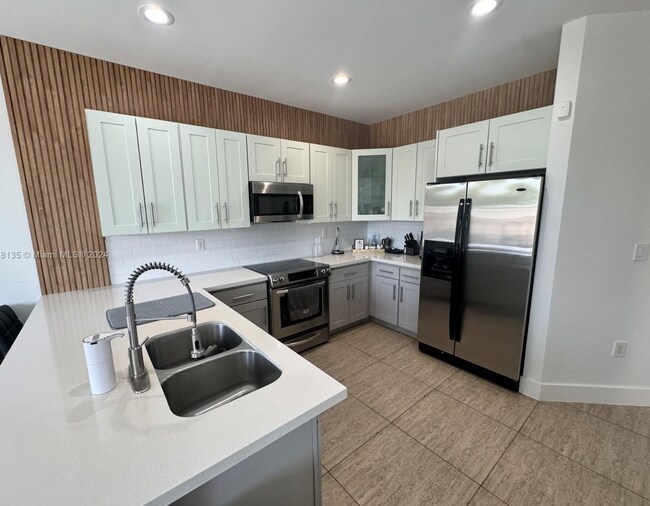 Building Photo - 10400 NW 58th Ter