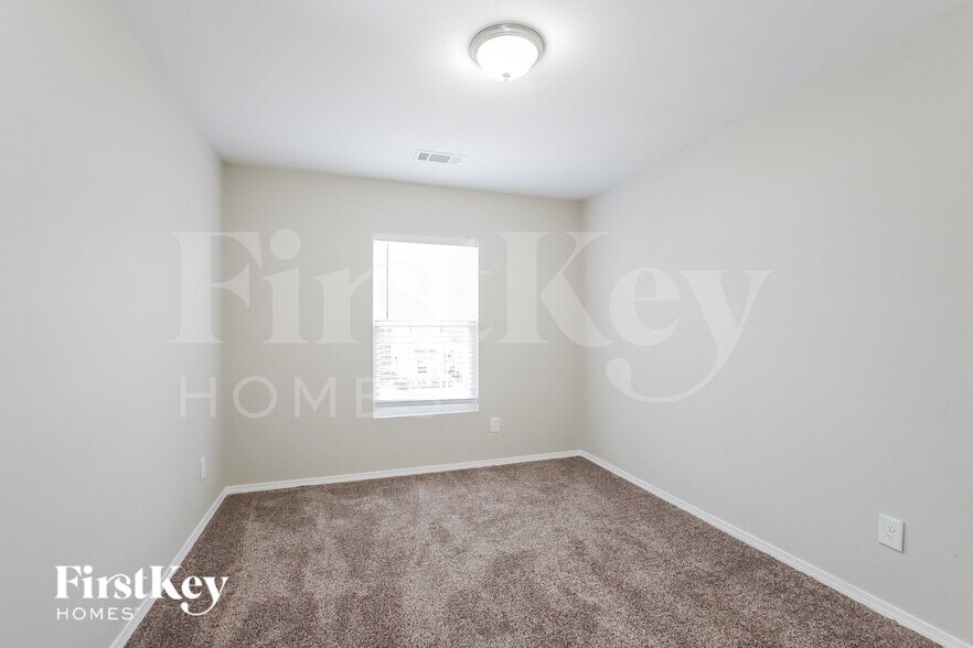 Building Photo - 9835 Rocky Ford Club Rd