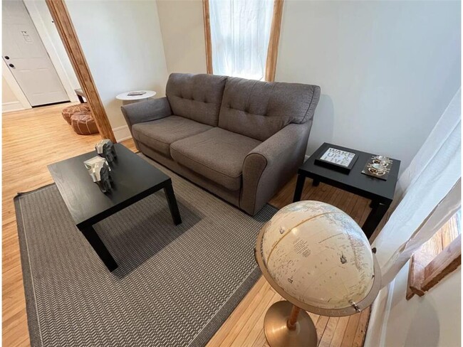 Building Photo - 1211 5th St NE