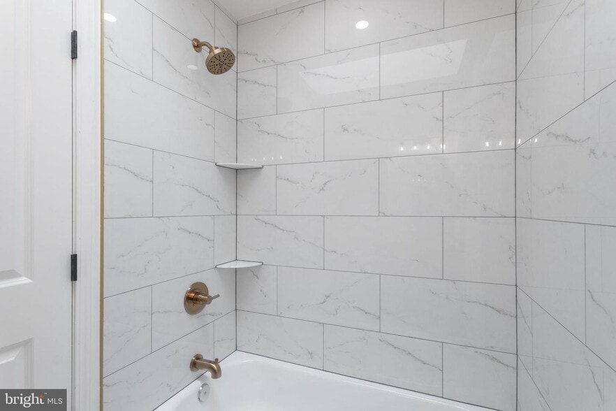 Building Photo - 19001 Grotto Ln