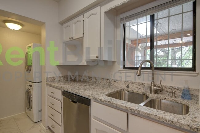 Building Photo - SCHEDULE YOUR SHOWING TODAY