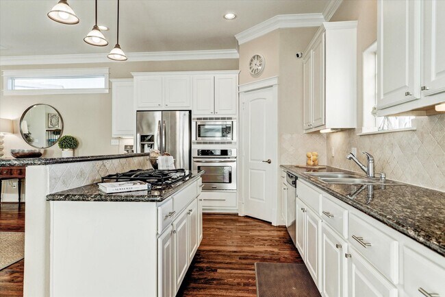 Building Photo - 2546 Bevis St