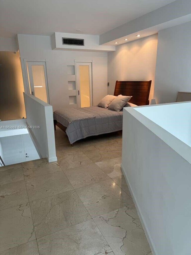 Building Photo - 690 SW 1st Ct