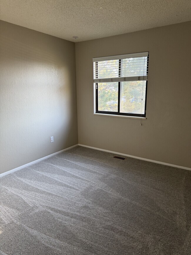 Building Photo - 1247 Ceres Dr
