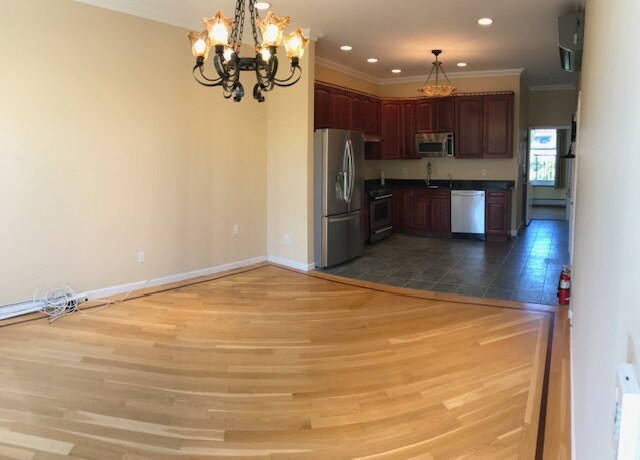 Building Photo - 930 Washington St