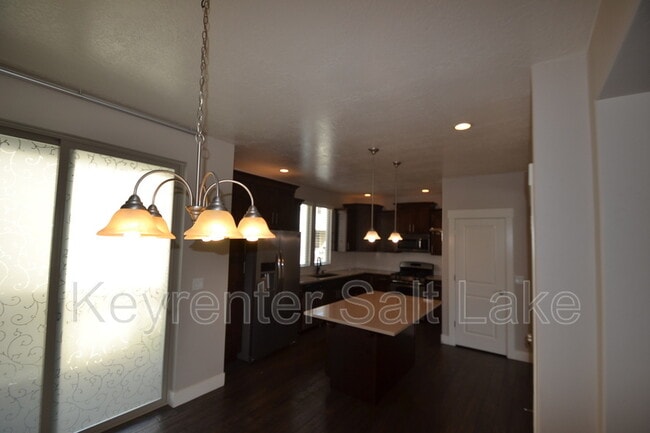 Building Photo - 11373 S Oakmond Rd