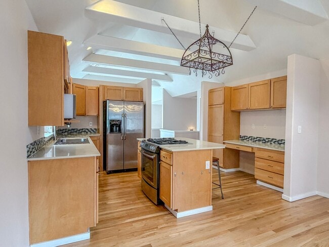 Building Photo - Contemporary 3bd/2.5bth Magnolia Townhome, $4,250/mo.